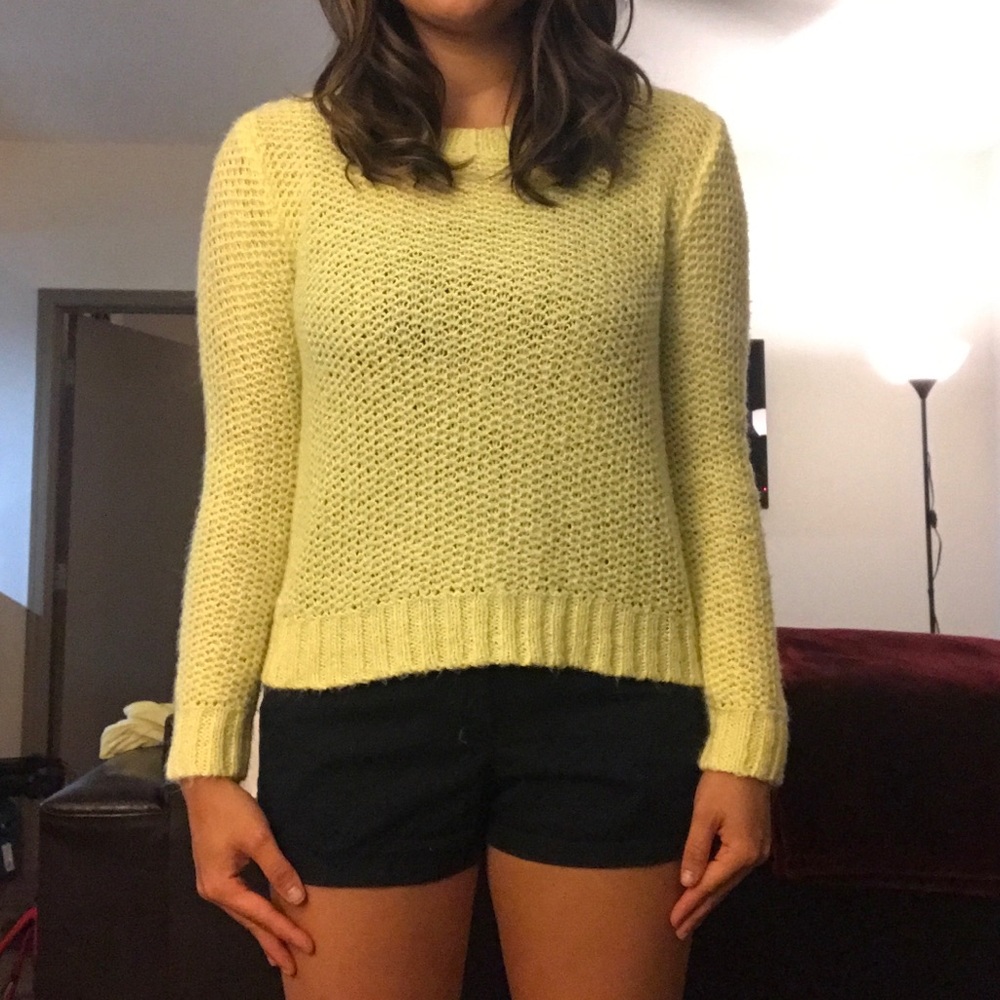Yellow Knit Sweater ⬇️SALE♥️ Open To All Offers
